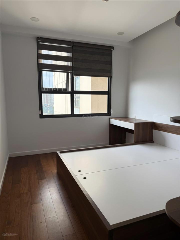 Chính chủ cần bán căn hộ chung cư cao cấp vinhomes d'capitale  119 trần duy hưng 73m2 full đồ