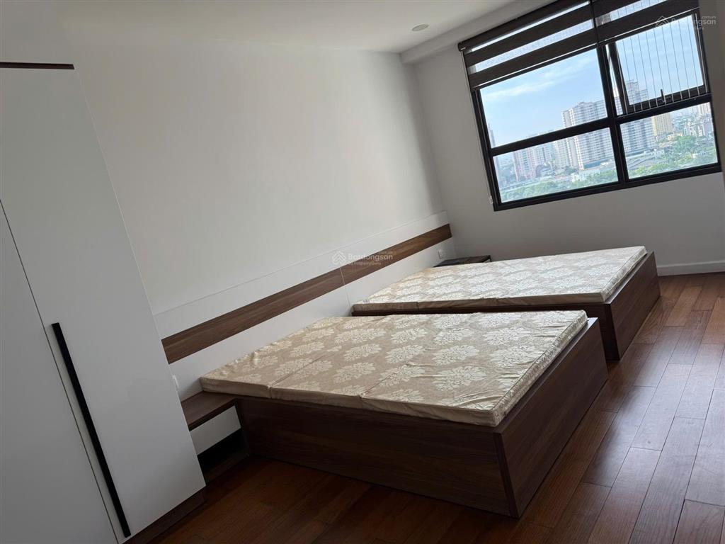 Chính chủ cần bán căn hộ chung cư cao cấp vinhomes d'capitale  119 trần duy hưng 73m2 full đồ