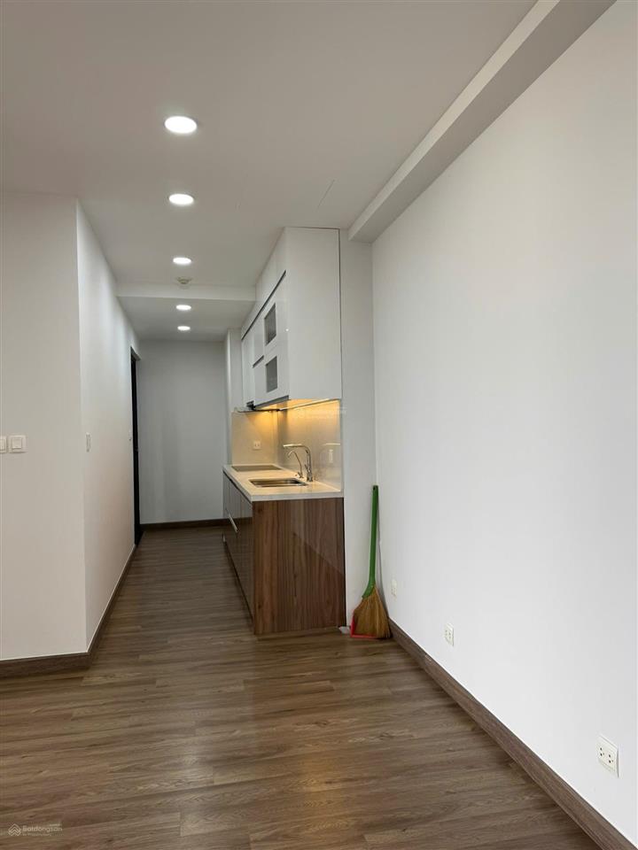 Chính chủ cần bán căn hộ chung cư cao cấp vinhomes d'capitale  119 trần duy hưng 73m2 full đồ