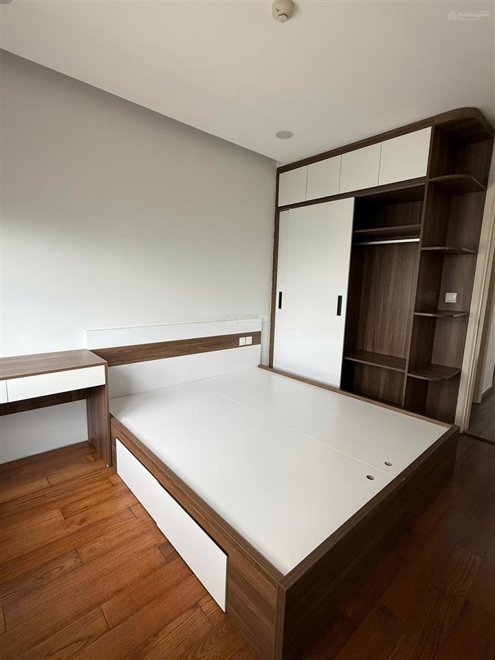 Chính chủ cần bán căn hộ chung cư cao cấp vinhomes d'capitale  119 trần duy hưng 73m2 full đồ