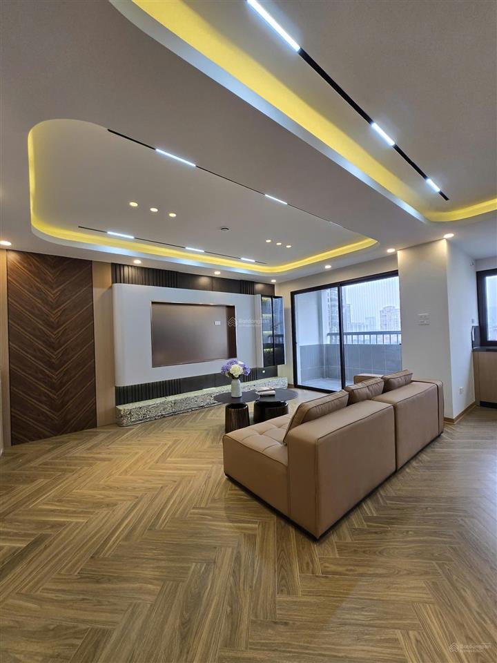 Cho thuê căn hộ 160m2 căn góc thoáng tòa 34t hoàng đạo thúy 19tr/ tháng