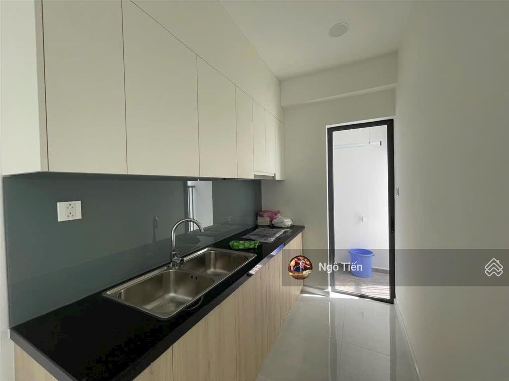 Chính chủ cho thuê căn hộ the maison 2pn 2wc chỉ 5,5 triệu/tháng, có tủ, giường, bếp, hút mùi,..