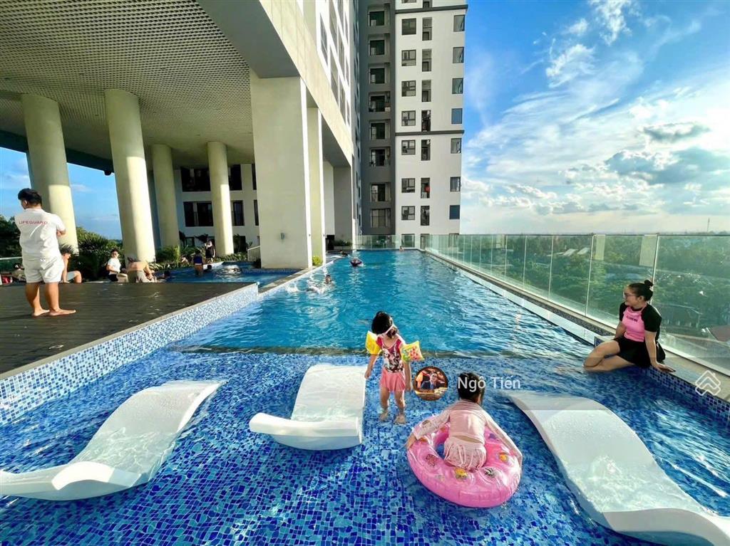 Bán căn hộ the maison  căn góc 3pn có 3 hướng view đẹp  có nội thất chỉ 2,450 tỷ bao thuế