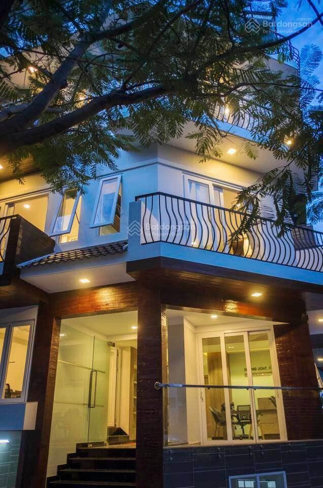 Hàng hiếm đối diện rmit | studio góc 2 mặt | ban công lớn | view biệt thự | full nội thất