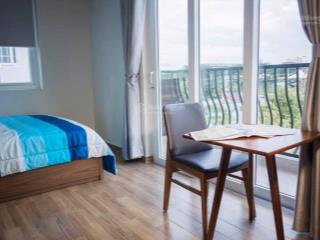 Phòng studio siêu thoáng balcony rộng nhìn sang rmit  xách vali vào ở ngay