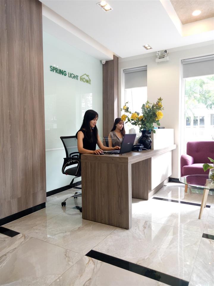 Studio đối diện rmit có balcony đầy đủ nội thất | không gian tốt có cho việc học tập và làm việc