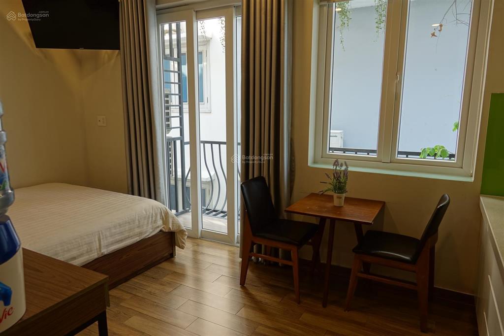 Studio đối diện rmit có balcony đầy đủ nội thất | không gian tốt có cho việc học tập và làm việc