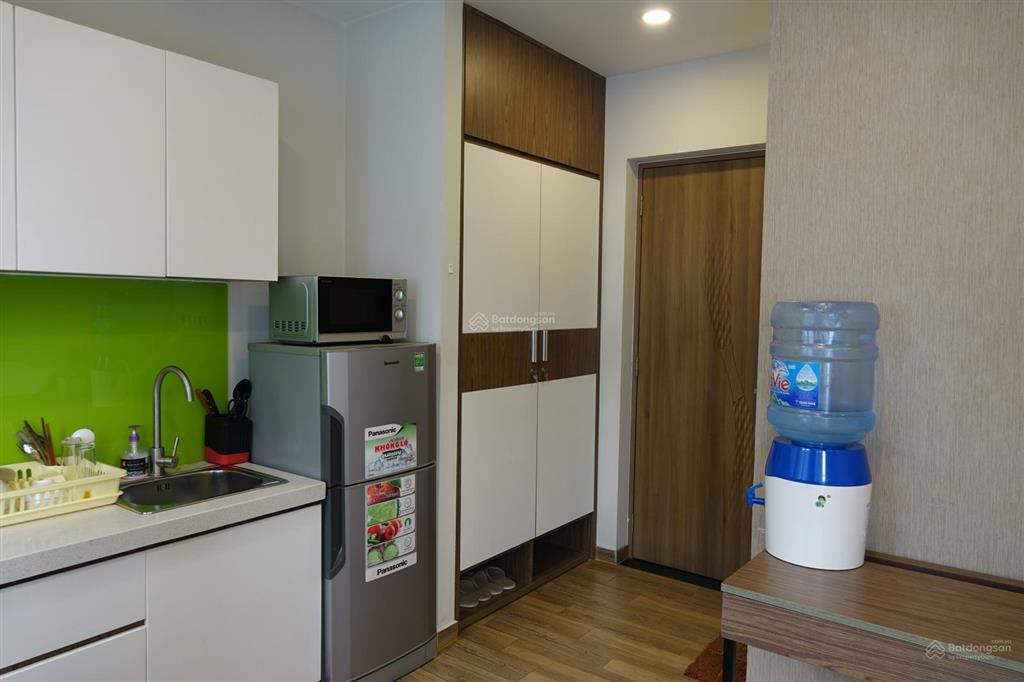 Studio đối diện rmit có balcony đầy đủ nội thất | không gian tốt có cho việc học tập và làm việc