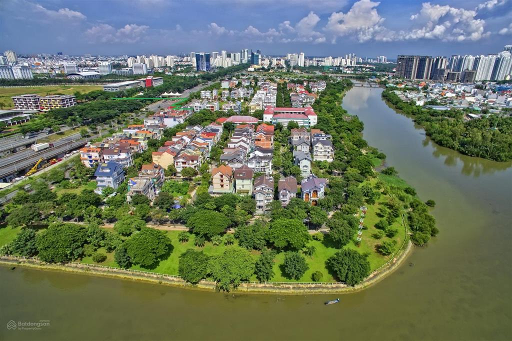 Cho thuê phòng studio đẹp thoáng đối diện rmit, đủ tiện nghi + nt + dv đối diện đh rmit