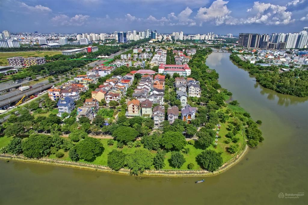 Sv rmit cao cấp  căn studio siêu thoáng ban công rộng nhìn sang rmit  xách vali vào ở ngay