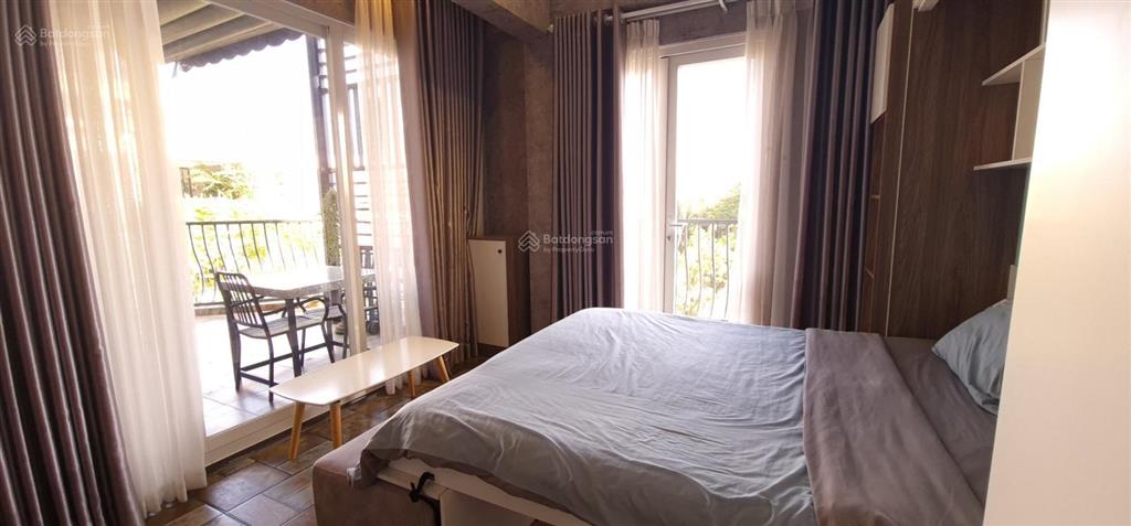 Căn hộ studio balcony kết hợp giường & sofa đối diện đh rmit full nội thất + full dịch vụ tiện ích