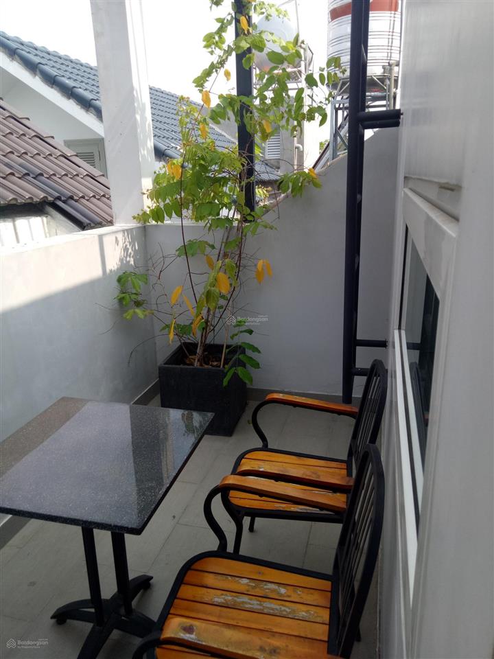 Cho thuê căn studio tuyệt đẹp như bức tranh  đối diện đh rmit namsaigon  full dịch vụ tiện tích