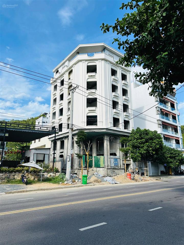 Bán nhà 26 phòng căn hộ 2 mặt tiền lô góc đường phạm văn đồng, nha trang