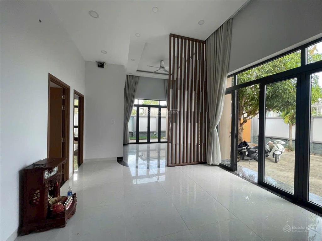 Cho thuê nhà sân vườn 3pn, 4wc, p phú hòa, tp thủ dầu một gần trường cao đẳng y tế bình dương