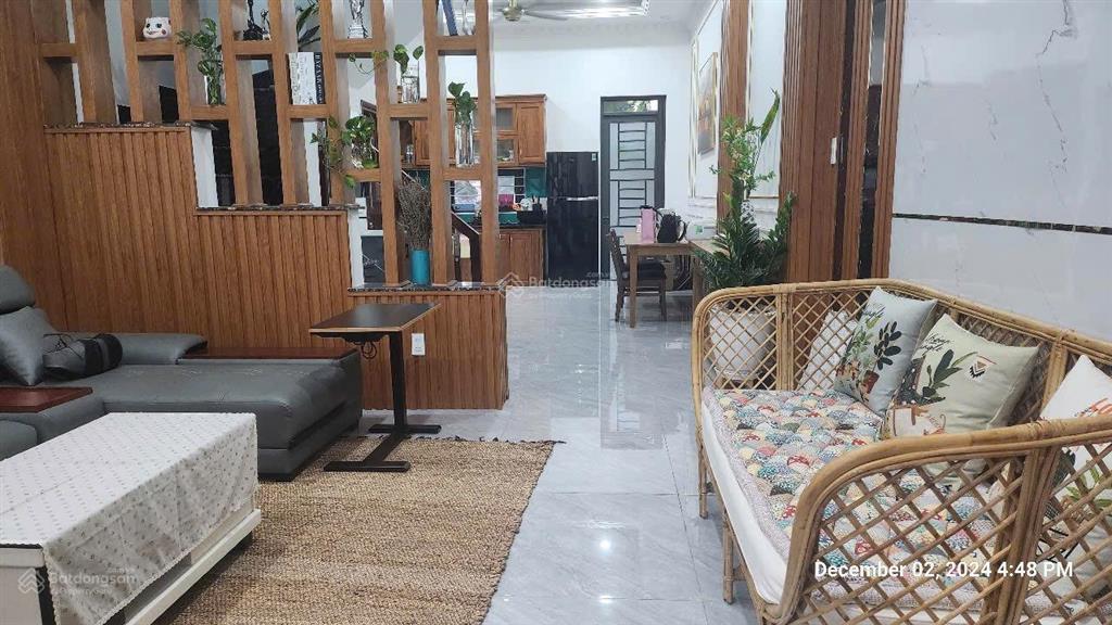 Cho thuê nhà 1 trệt 2 lầu kdc phú hoà 4pn4wc đầy đủ nội thất