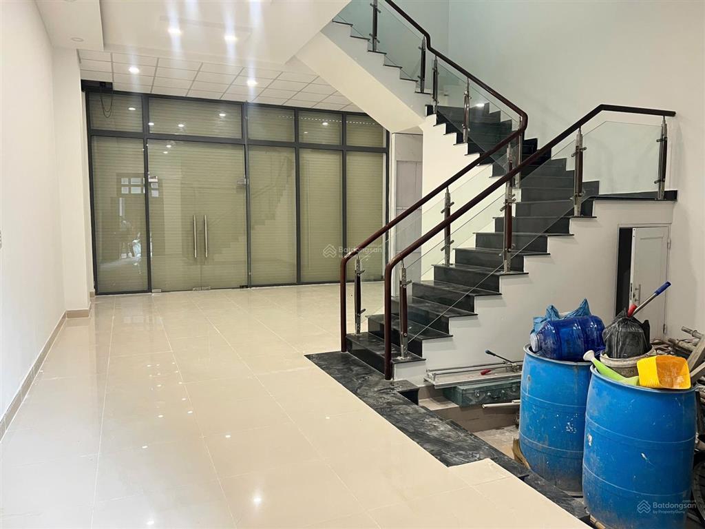 Cho thuê nhà mặt tiền đường lê lợi 1 trệt 4 lầu thành phố mới bình dương