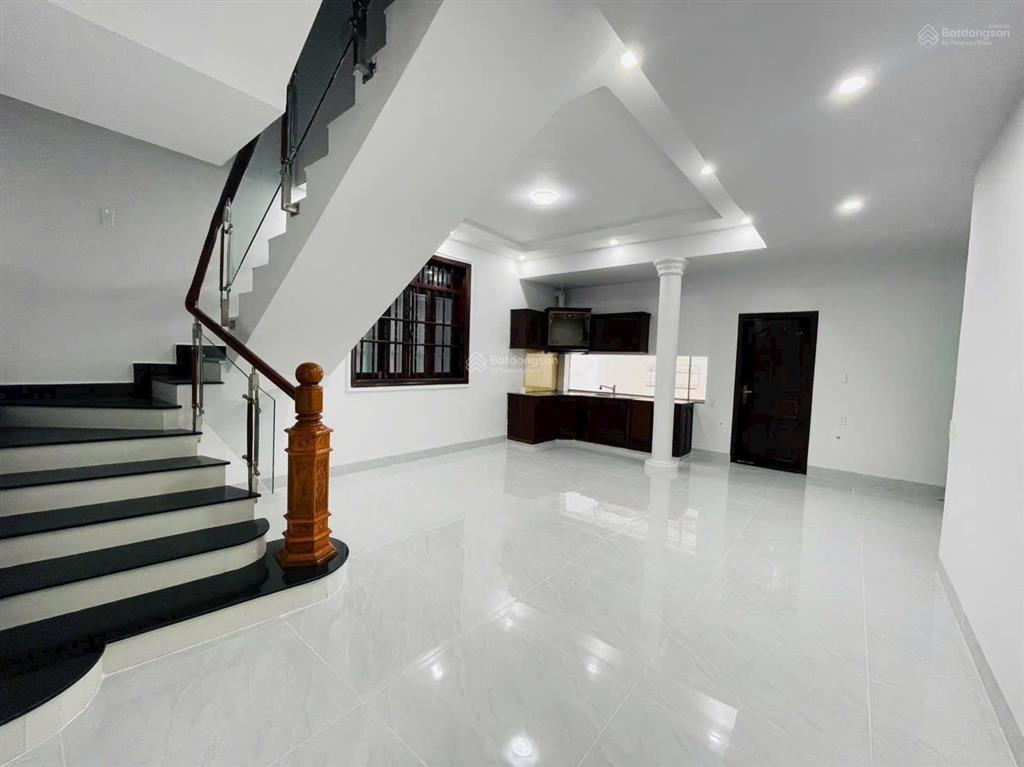 Cho thuê nhà 1 trệt 1 lầu phường hiệp thành 4pn4wc gần đại học bình dương