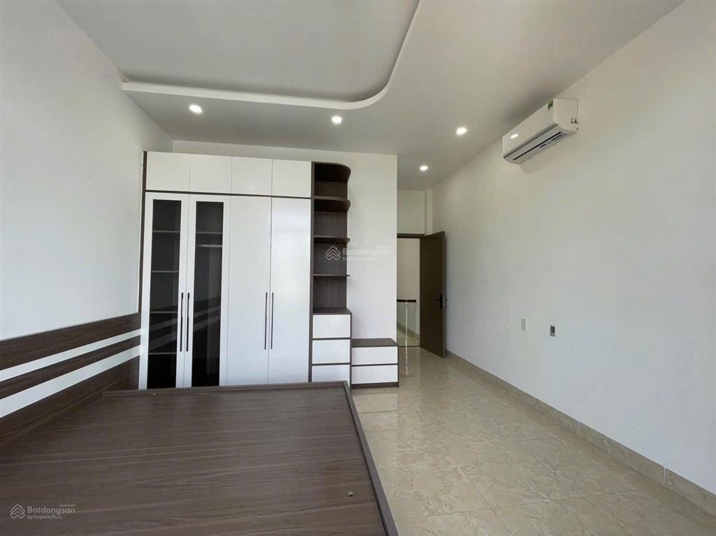 Cho thuê nhà 1 trệt 2 lầu phường phú mỹ 4pn4wc sân đậu xe hơi