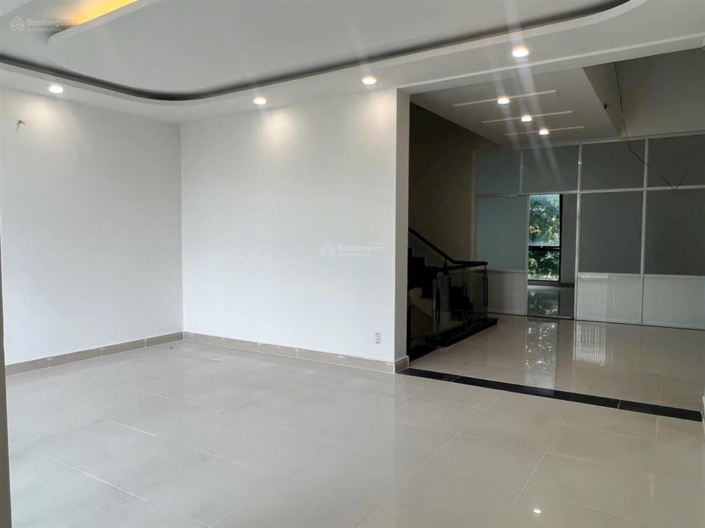 Cho thuê mặt tiền kinh doanh đường lê lợi thành phố mới bình dương 6pn6wc