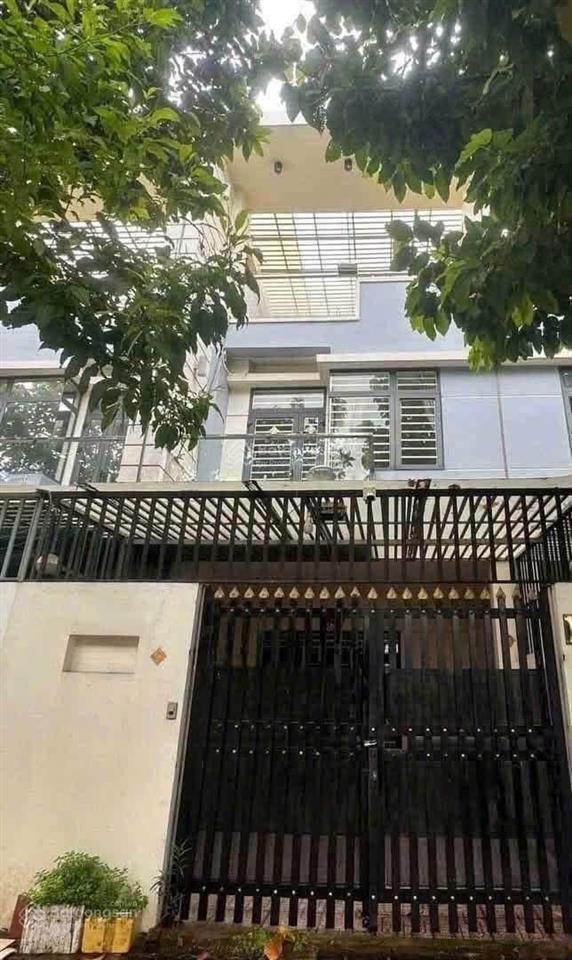 Cho thuê nhà 1 trệt 2 lầu khu dân cư hiệp thành 3 sân xe hơi 7 chỗ
