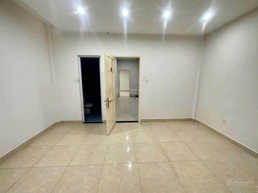 Cho thuê nhà 1 trệt 2 lầu khu dân cư hiệp thành 3 sân xe hơi 7 chỗ