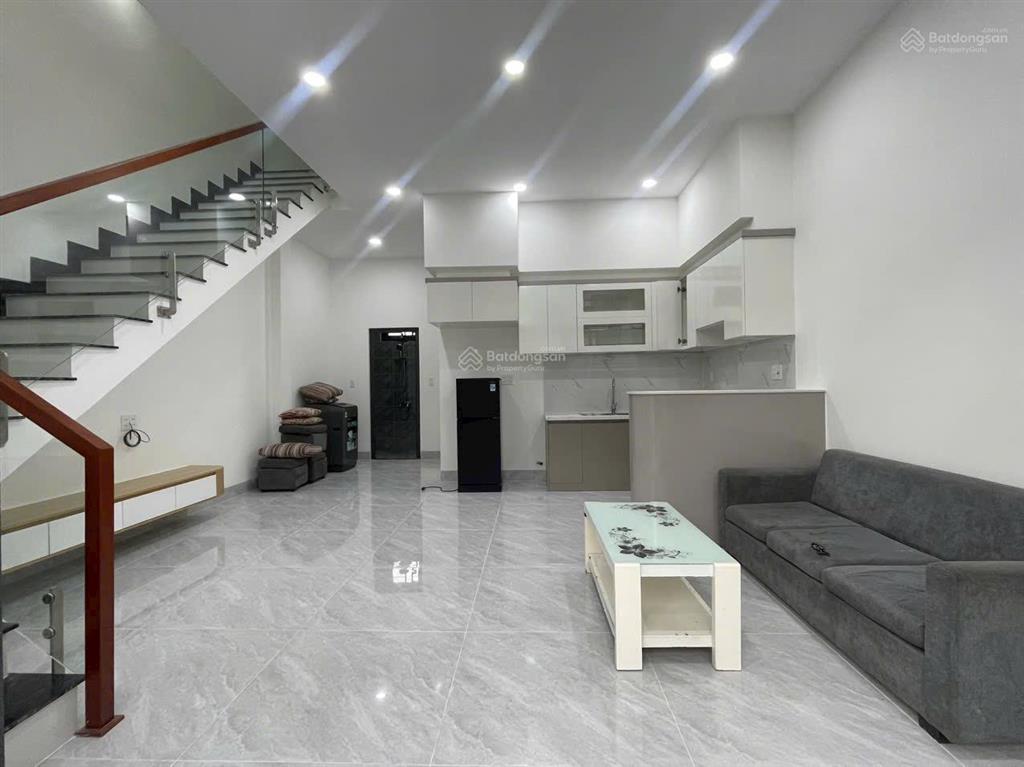 Cho thuê nhà 1 trệt 1 lầu phường phú mỹ 3pn2wc có nội thất sân xe hơi