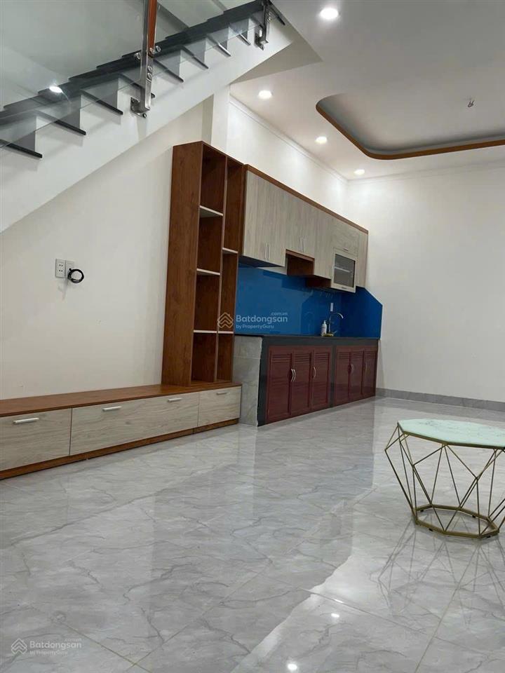 Cho thuê nhà 1 trệt 1 lầu phường phú hoà gần chợ phú hoà 3pn2wc sân xe hơi