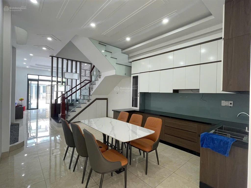 Cho thuê nhà 1 trệt 2 lầu phú mỹ 4pn4wc sân xe hơi 7 chỗ