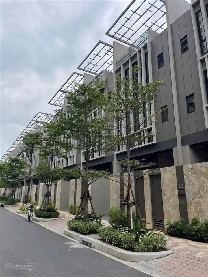 Cho thuê nhà 1 trệt 3 lầu sycamore bình dương 4pn4wc nội thất cao cấp