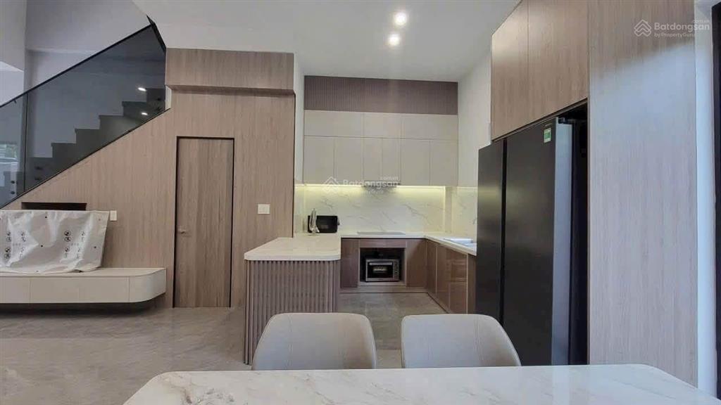 Cho thuê nhà 1 trệt 3 lầu sycamore bình dương 4pn4wc nội thất cao cấp