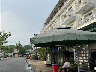 Bán nhà phố thương mại biconsi bạch đằng 5pn  5wc sân xe hơi