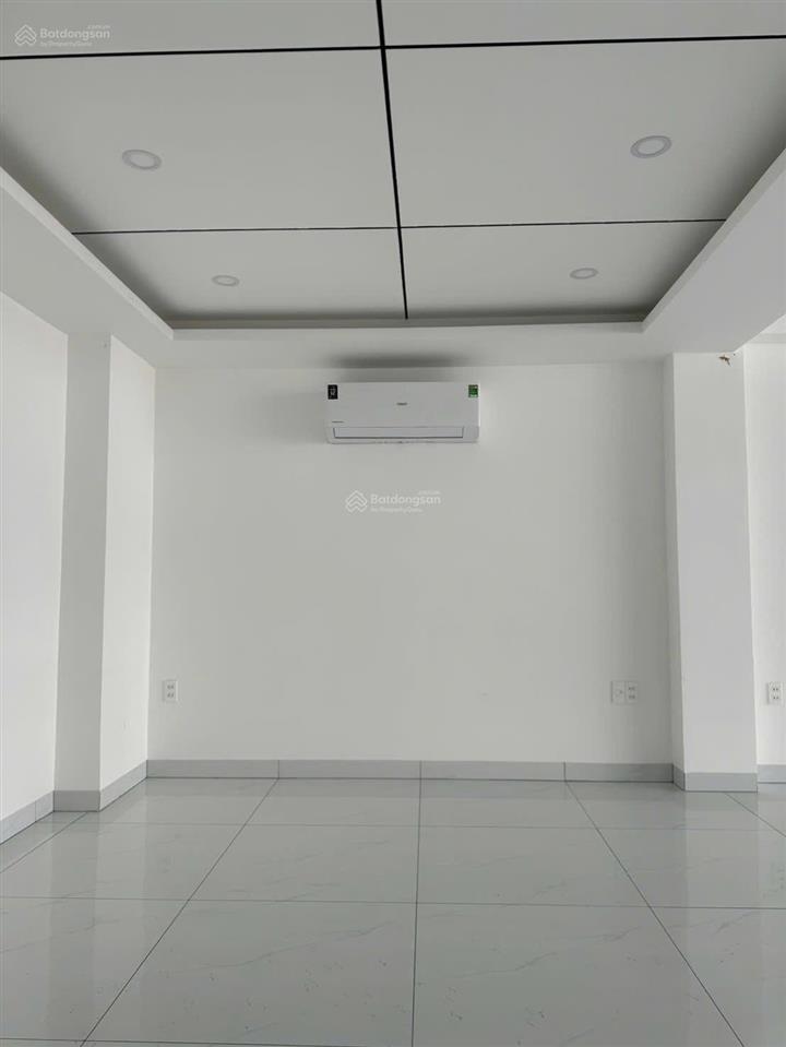 Cho thuê nhà 1 trệt 3 lầu mặt tiền hoàng hoa thám kđt phúc đạt phú lợi 7pn4wc
