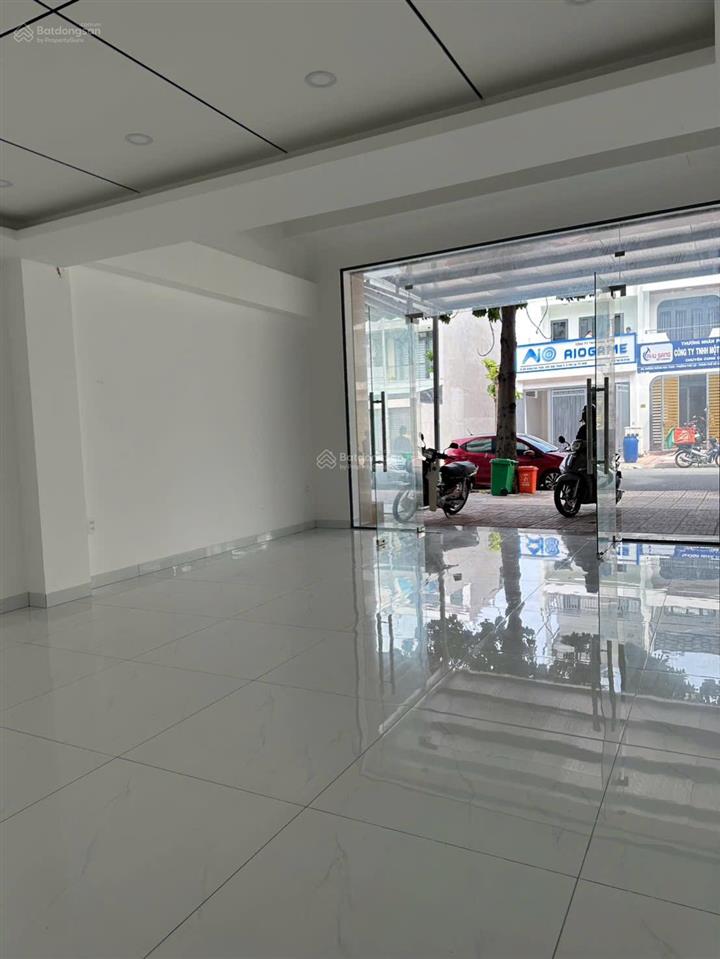 Cho thuê nhà 1 trệt 3 lầu mặt tiền hoàng hoa thám kđt phúc đạt phú lợi 7pn4wc