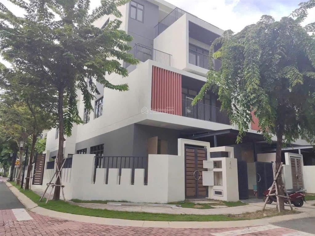 Cho thuê nhà 1 trệt 3 lầu khu nhà phố haruka thành phố mới bình dương 4pn4wc