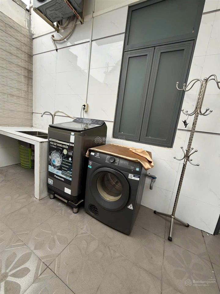 Cho thuê nhà 1 trệt 2 lầu phường phú lợi gần chợ đình 4pn4wc sân xe hơi 7 chỗ