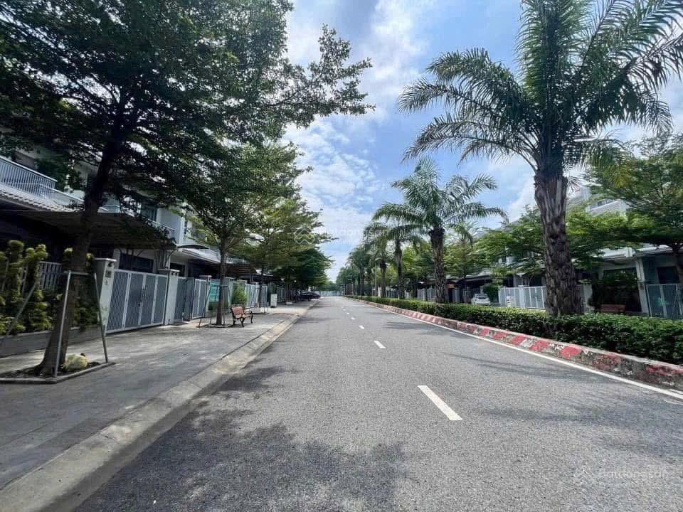 Cho thuê nhà 1 trệt 2 lầu thương mại dịch vụ phú mỹ 3pn3wc sân xe hơi 7 chỗ