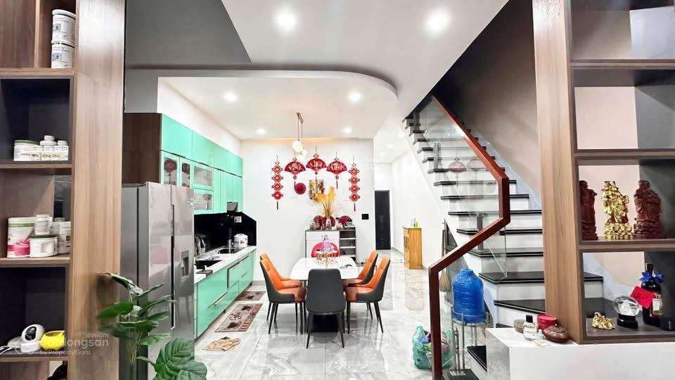 Cho thuê nhà 1 trệt 2 lầu phường phú mỹ 3pn3wc đầy đủ nội thất sân đậu 2 xe hơi
