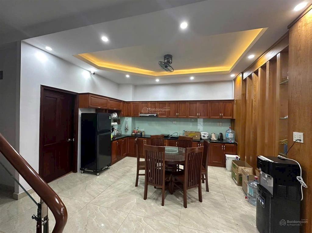 Cho thuê nhà 1 trệt 2 lầu phường phú lợi 4pn4wc đầy đủ nội thất sân xe hơi rộng rãi