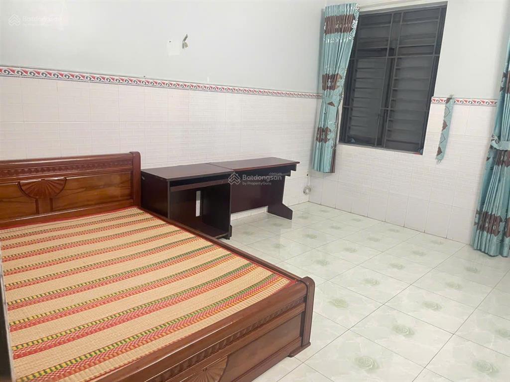Cho thuê phòng trọ 2,8 triệu vnd, 24m2, trên lầu chính chủ. số nhà 161 đường số 2, phường phú lâm.