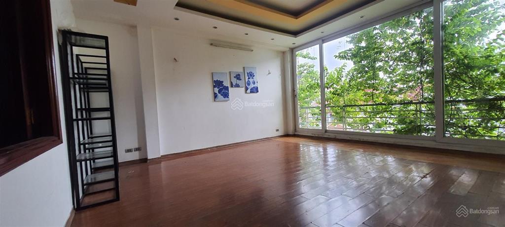 Cho thuê văn phòng khu cầu giấy, vũ phạm hàm, nguyễn khang, dt 35m2, mặt tiền rộng đẹp
