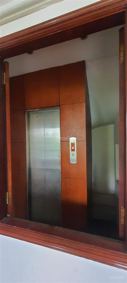 Cho thuê văn phòng khu cầu giấy, vũ phạm hàm, nguyễn khang, dt 35m2, mặt tiền rộng đẹp
