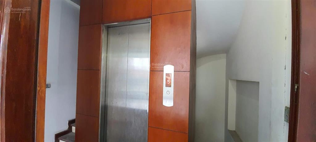 Cho thuê văn phòng khu cầu giấy, vũ phạm hàm, nguyễn khang, dt 35m2, mặt tiền rộng đẹp