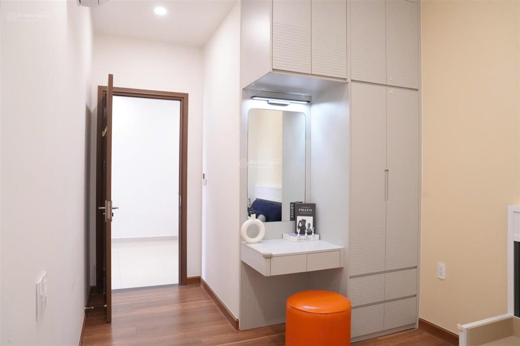 Em linh đang có căn q7 saigon riverside  2pn 67m2  giá chỉ 3,85 tỷ  xem nhà 0904 515 ***