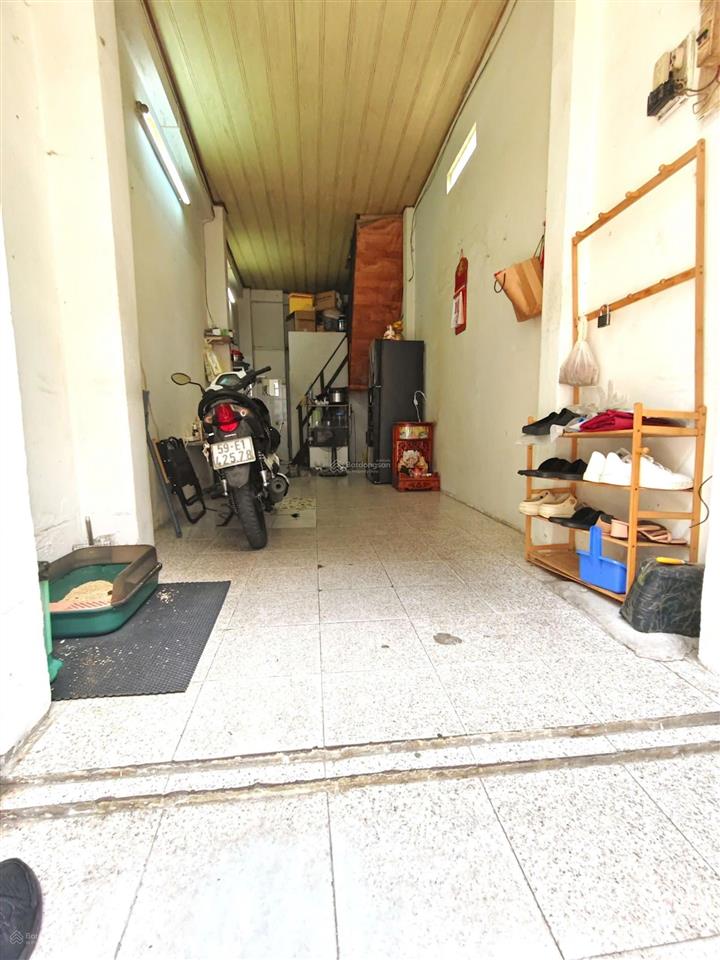 Nhà hẻm 3m đường cách mạng tháng 8, tân bình . dt 21m2 nhà 1 lầu 2pn. gần chợ phạm văn hai