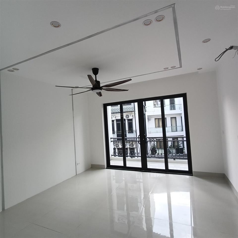 Chỉ 24.9 tỷ nhà 5 tầng 70m2 mặt tiền 5m thang máy mặt phố bà triệu hà đông kinh doanh sầm uất