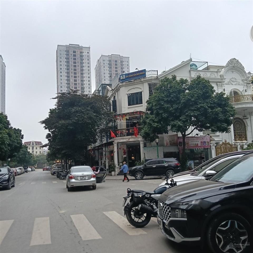 Bán biệt thự huyndai hà đông 200m2 lô góc vị trí vàng giá đầu tư