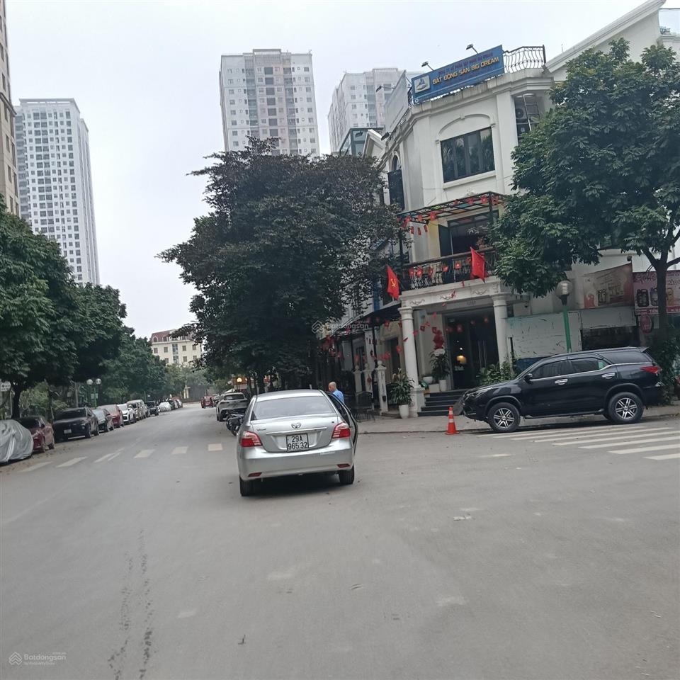 Bán biệt thự huyndai hà đông 200m2 lô góc vị trí vàng giá đầu tư