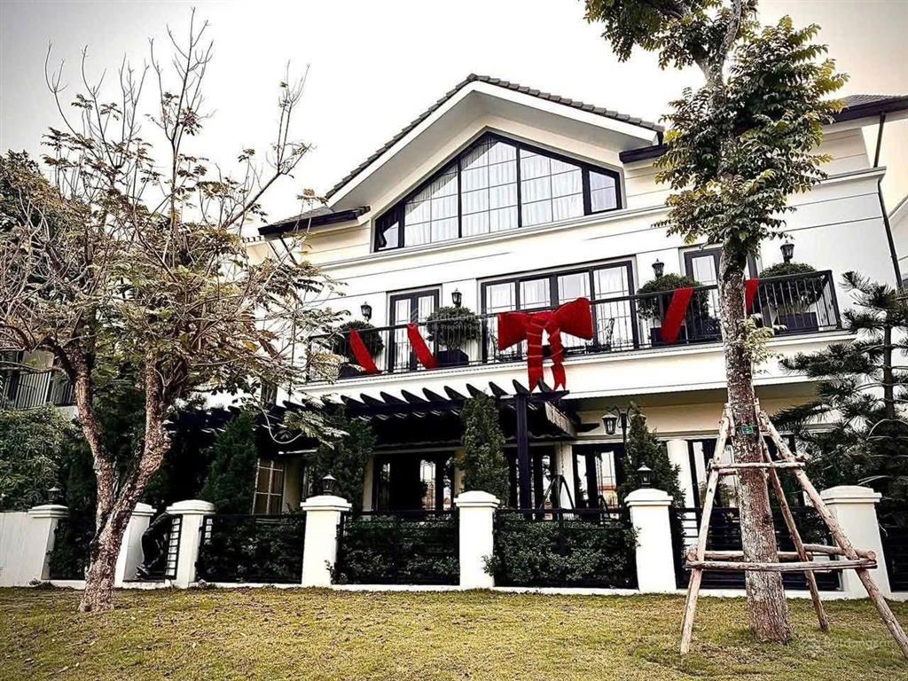 Bán biệt thự đơn lập vinhomes thăng long viu hồ hoàn thiện nội thất quý tộc