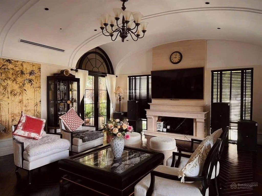 Bán biệt thự đơn lập vinhomes thăng long viu hồ hoàn thiện nội thất quý tộc