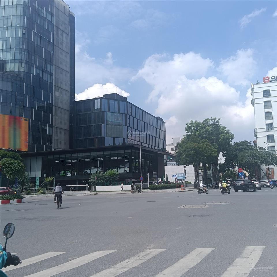 Bán nhà 4 tầng phân lô ô tô đội cấn ba đình giá tốt thị trường